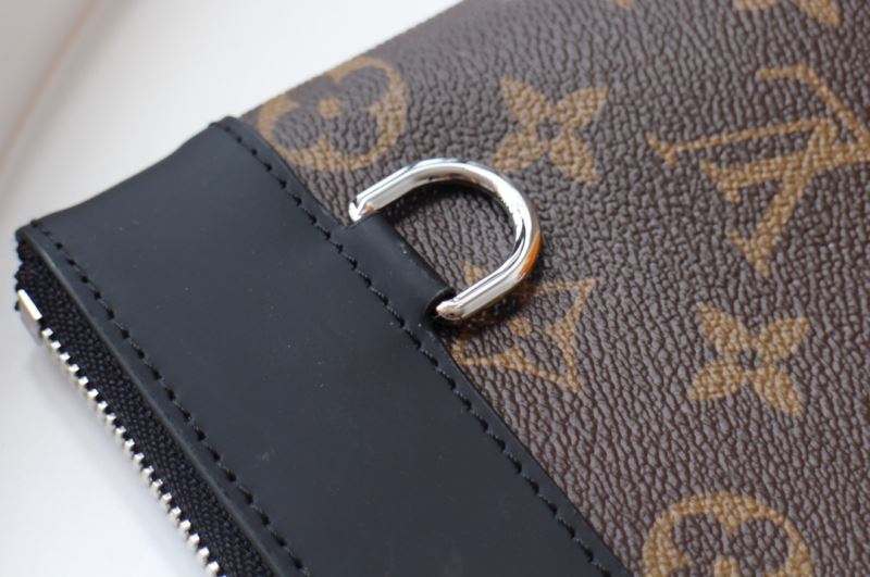 Louis Vuitton Clutch Bags